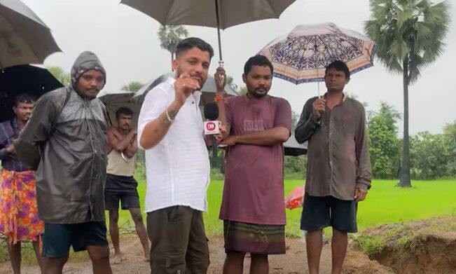 Mukesh Chandrakar video where he is talking to villagers about their issues.